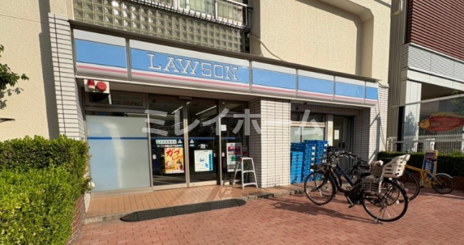 コンビニ　ローソン 南馬込五丁目店（コンビニ）まで588m