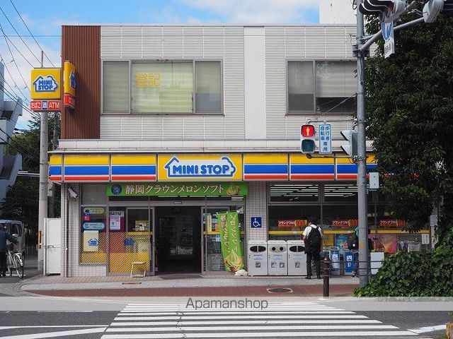 コンビニ　ミニストップ（コンビニ）まで700m