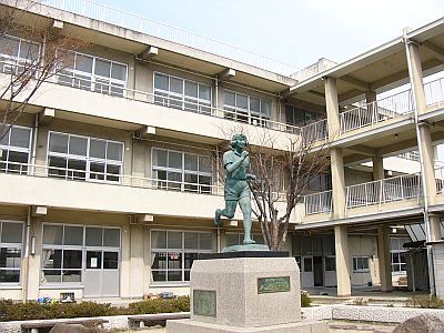 小学校　岡山市立福浜小学校（小学校）まで895m