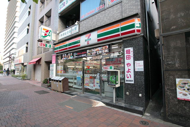 コンビニ　セブン-イレブン勝どきグロウスタウン店（コンビニ）まで360m