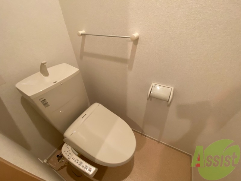 トイレ　こちらはトイレです。清潔感があり、安心して使用できます。