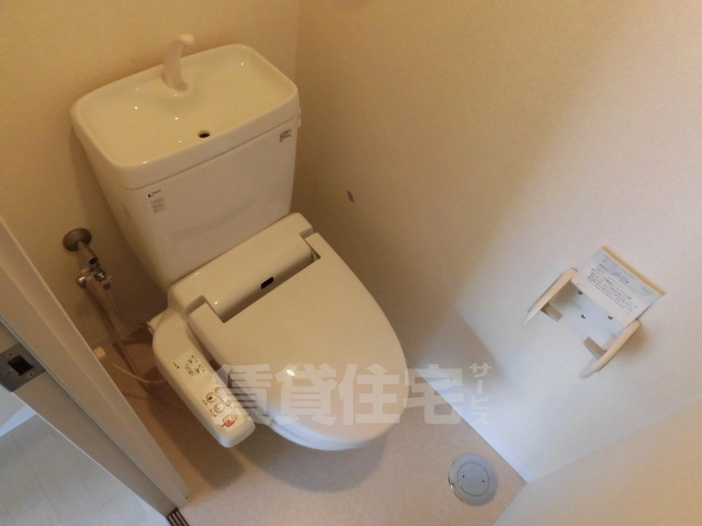 地下鉄東西線 御陵駅 徒歩18分 4階建 築19年のトイレ写真