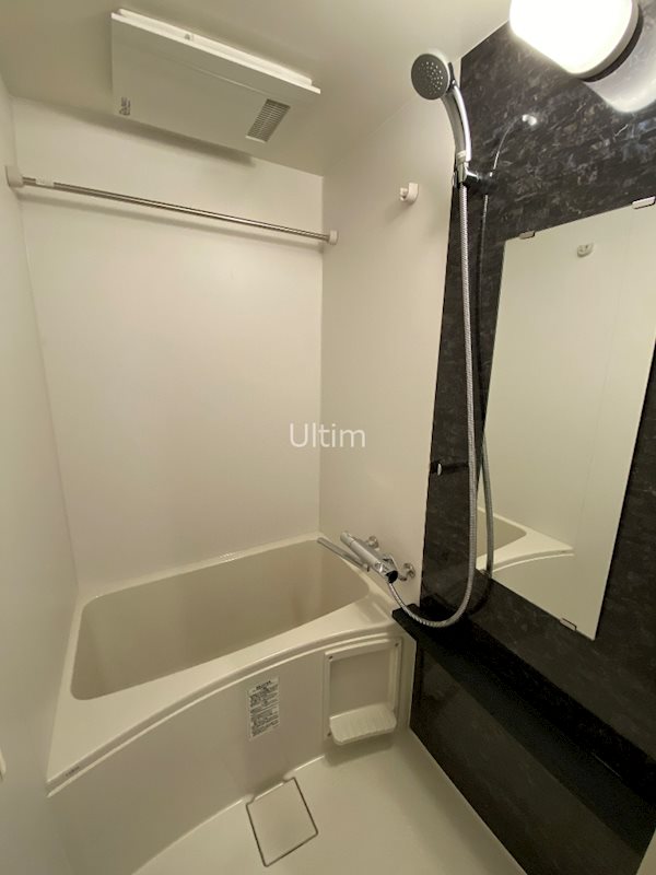 バス・シャワールーム　違うお部屋の写真です。ご参考までに