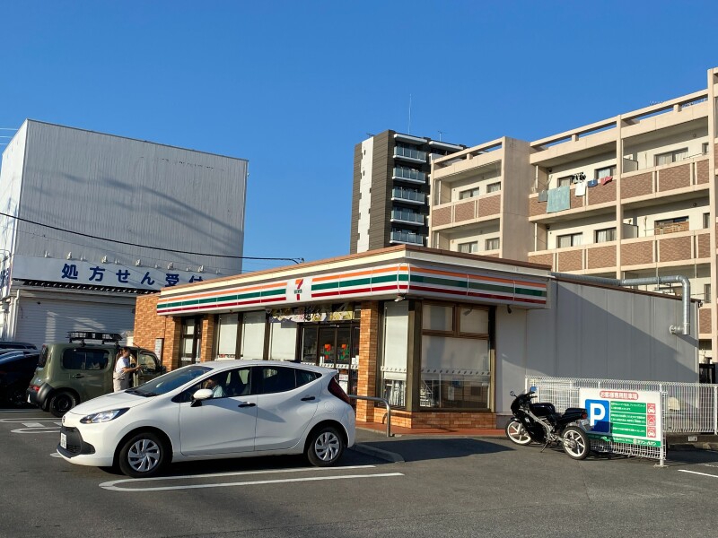 コンビニ　セブンイレブン前原波多江店（コンビニ）まで420m
