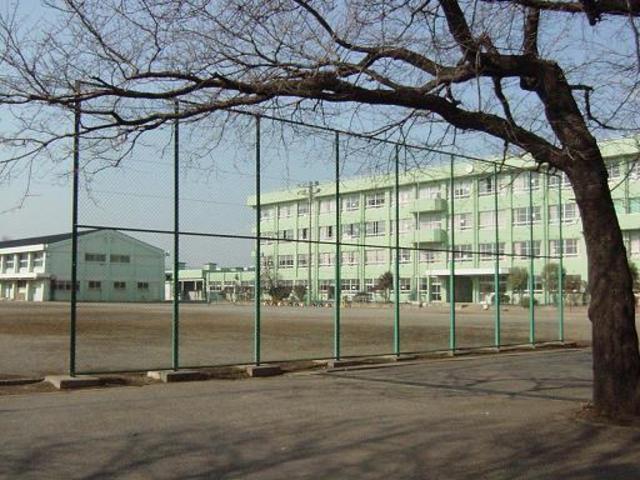 小学校　厚木市立依知小学校（小学校）まで530m