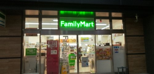 コンビニ　ファミリーマートソコラ塚口店（コンビニ）まで140m