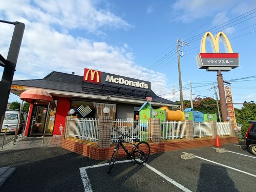 飲食店　マクドナルド 122西新井宿店（飲食店）まで311m