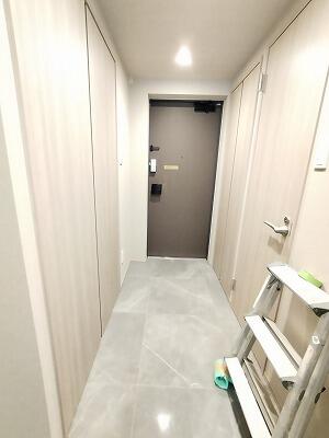 玄関　収納もある玄関です