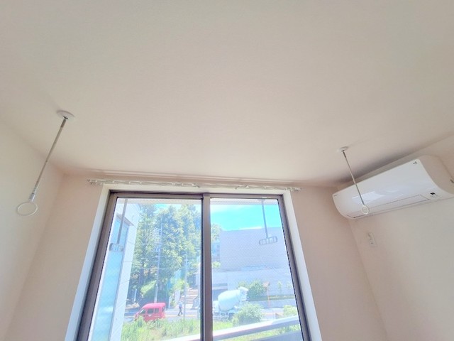 その他設備　★室内物干しフック・エアコン★