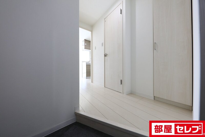THE RESIDENCE IMAIKE EASTの玄関写真