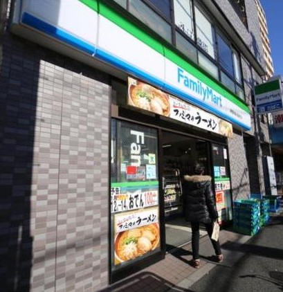 コンビニ　ファミリーマート新宿天神町店（コンビニ）まで131m