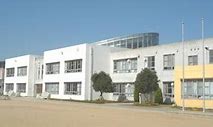 小学校　三木市立吉川小学校（小学校）まで4045m