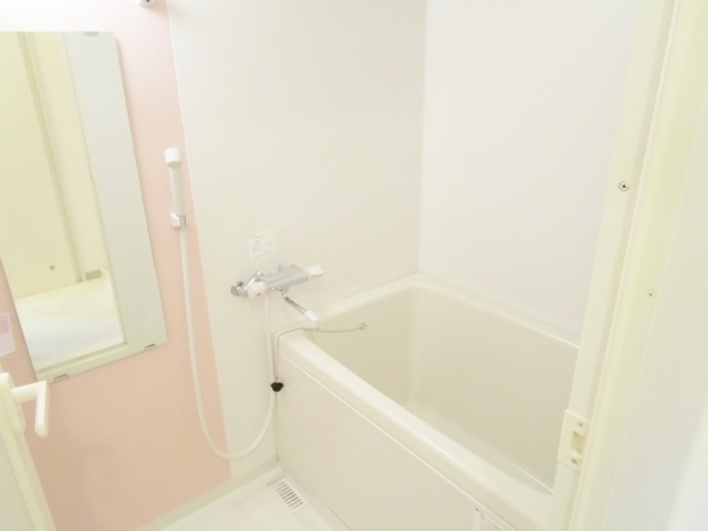 バス・シャワールーム　同マンション別部屋参考画像