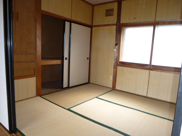 ドミトリーマンションの居間写真