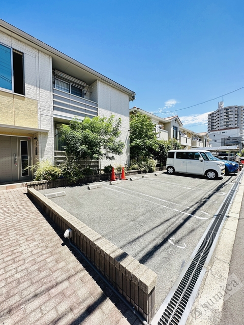 駐車場　ゆったりとした駐車場、出発もお帰りもスムーズに♪