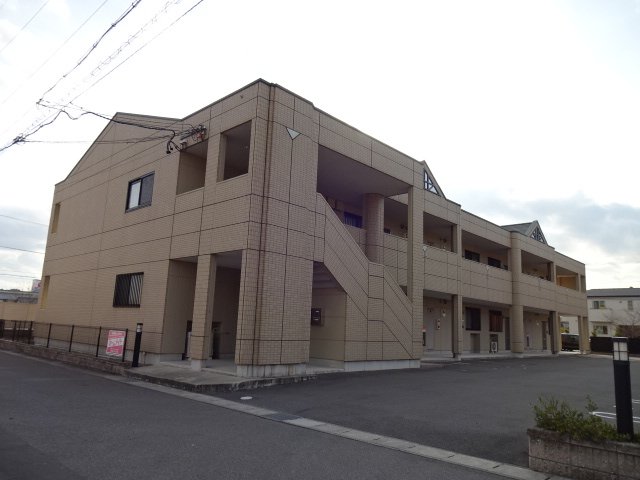 エントランス　外観写真（昼）