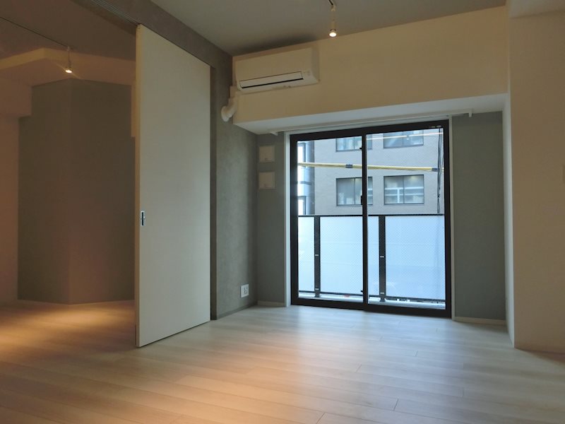 ＪＲ山手線 秋葉原駅 徒歩8分 12階建 築7年の居間写真