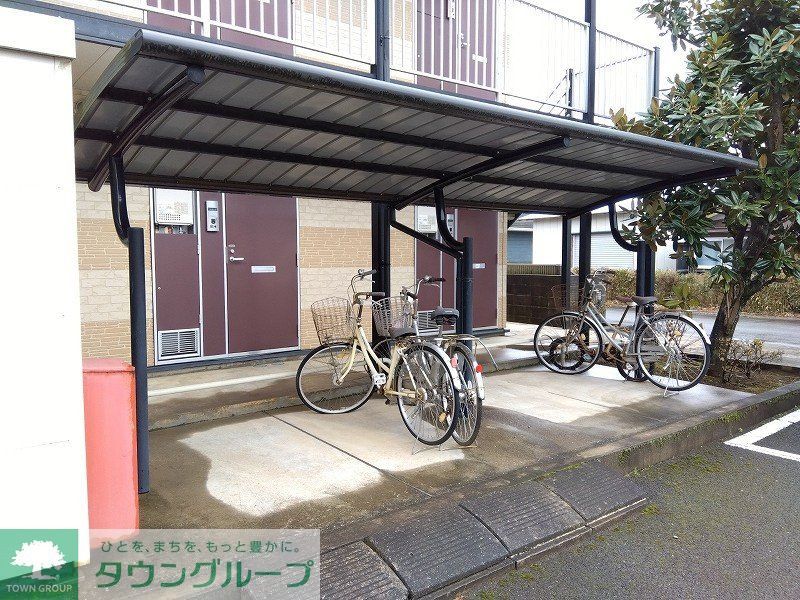 その他　屋根付き駐輪場