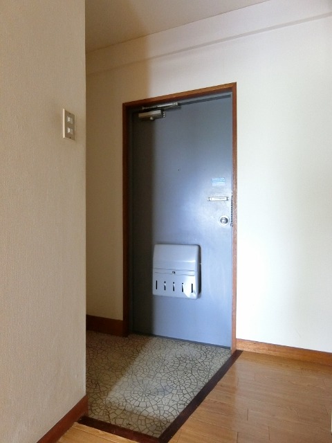 玄関　図面と現状に相違がある場合には現状を優先