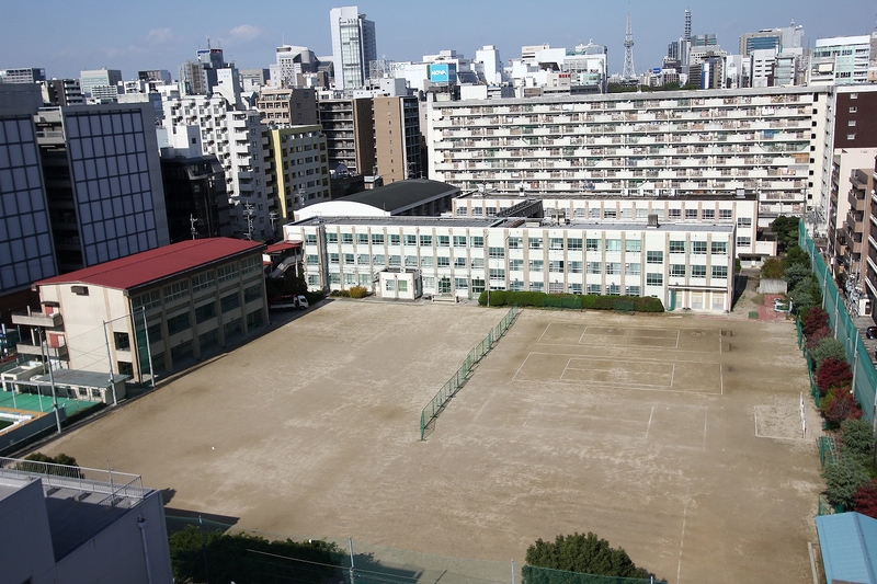 中学校　市立前津中学校（中学校）まで1400m