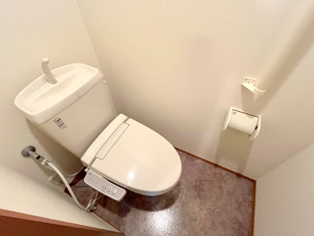 トイレ　★シャワートイレ完備です★