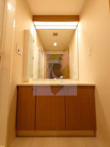 洗面設備　他の部屋の写真です。参考にしてください。