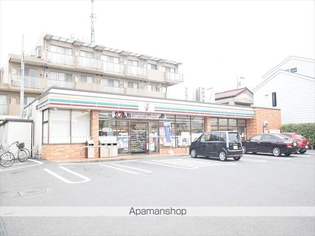 コンビニ　セブンイレブン（コンビニ）まで1051m