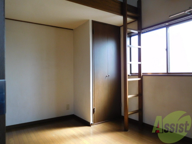 居室・リビング　明るいお部屋ですねー