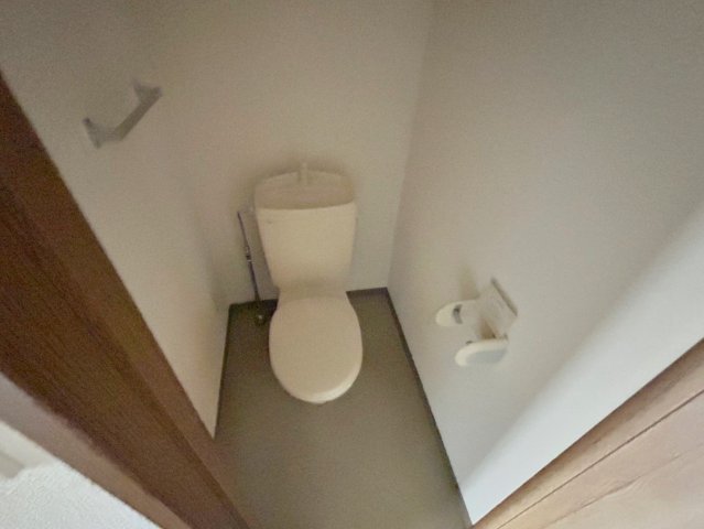 トイレ　清潔感のあるトイレは、誰もがリラックスできる空間です。