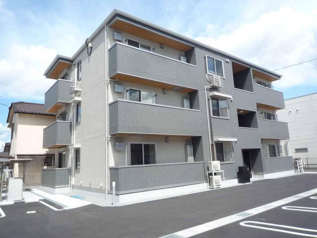 建物外観　落ち着いた雰囲気の外観です