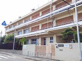 中学校　大阪市立白鷺中学校（中学校）まで439m