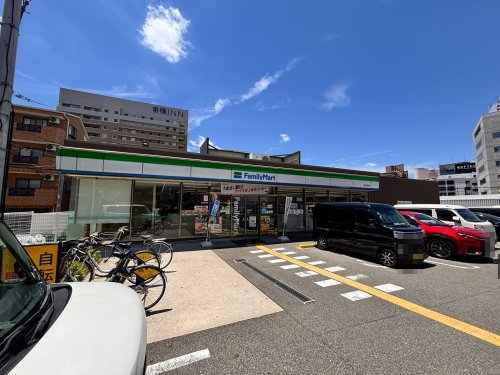 コンビニ　ファミリーマート大阪空港前店（コンビニ）まで567m
