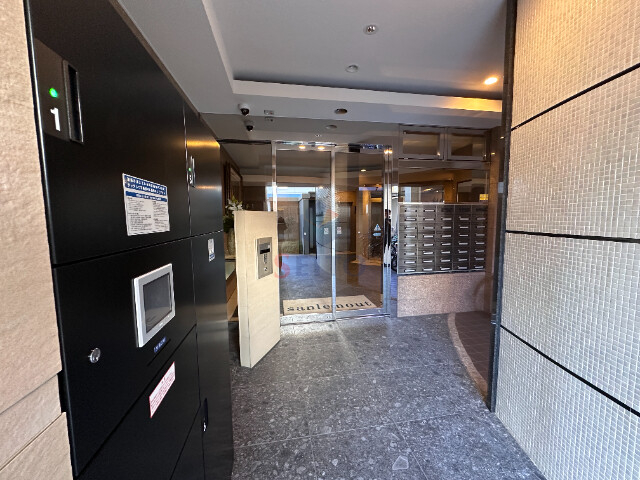 地下鉄御堂筋線 江坂駅 徒歩5分 10階建 築18年の外観写真