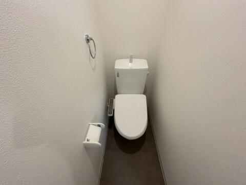 日暮里・舎人ライナー 見沼代親水公園駅 徒歩9分 3階建 築1年のトイレ写真