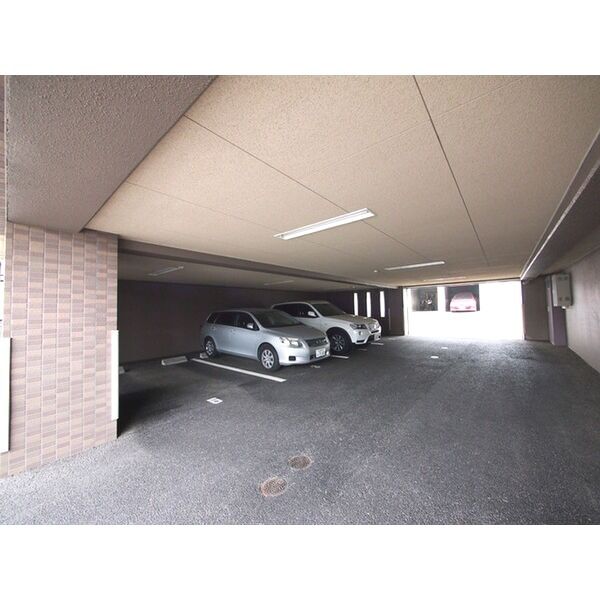 その他　屋内駐車場