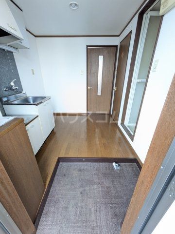 ソレイユBの玄関写真