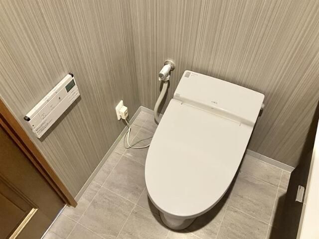 トイレ　清潔感のあるトイレです