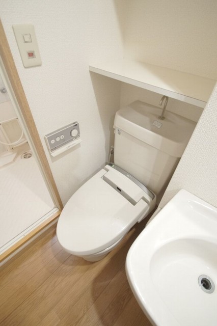 エステート・モア・白金クロスのトイレ写真