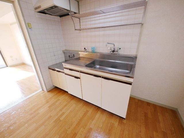 ＪＲ京浜東北線 南浦和駅 徒歩17分 3階建 築39年のキッチン写真
