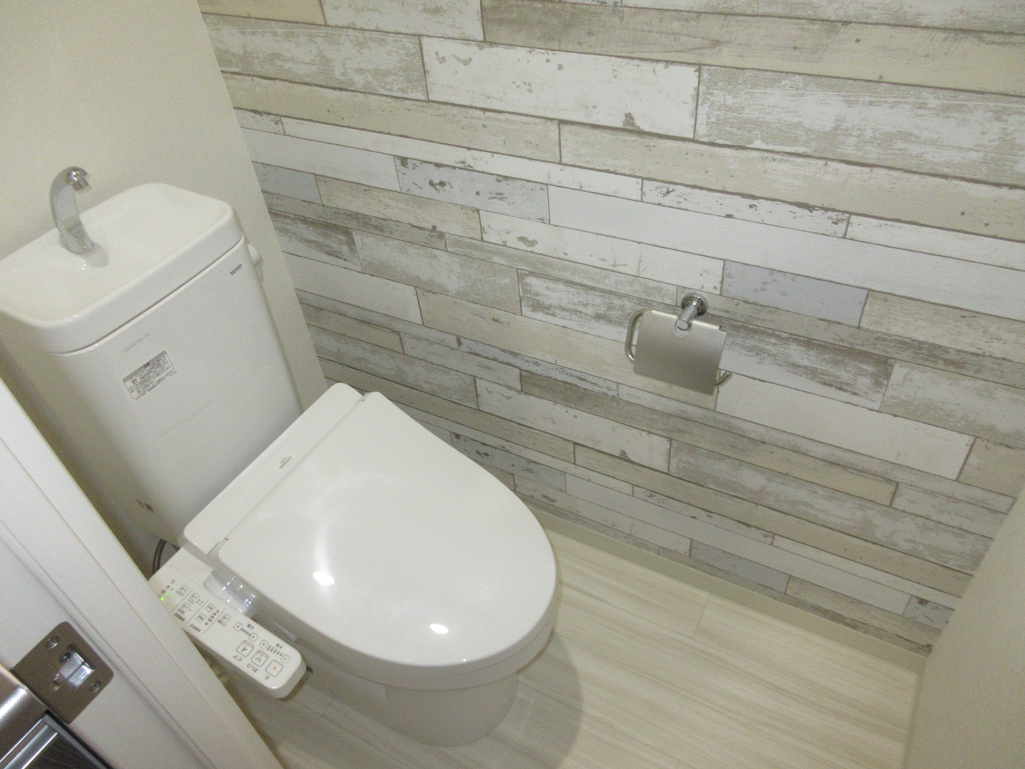 地下鉄谷町線 平野駅 徒歩6分 3階建 築3年のトイレ写真