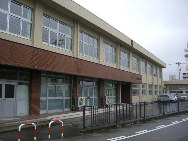 小学校　富山市立山室小学校（小学校）まで1033m
