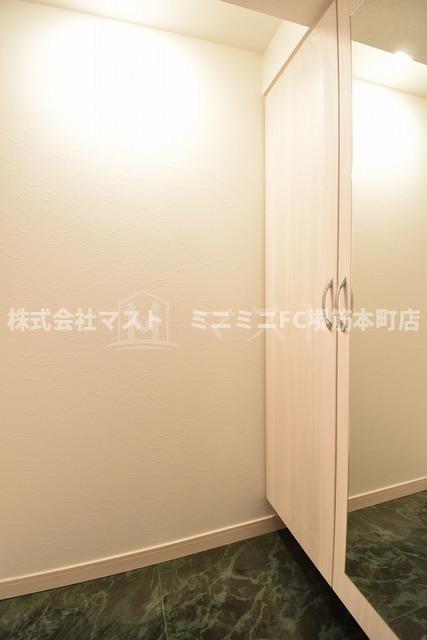 玄関　※奇数階は床・建具とブラウン系です。
