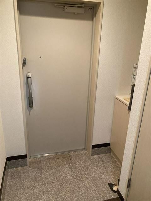 玄関　※反転タイプの写真を使用しています。