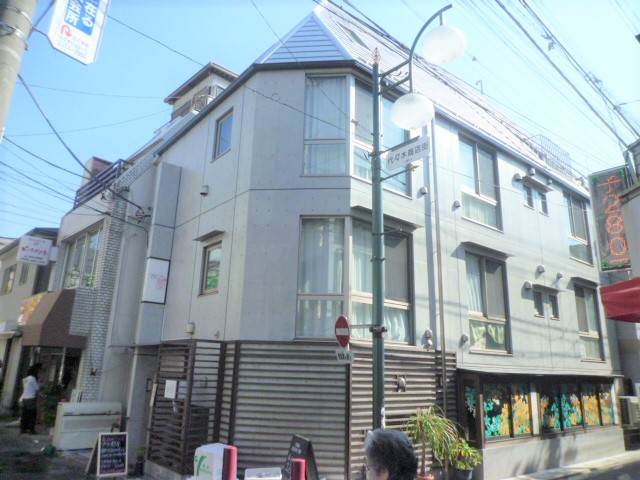 建物外観　コンクリート打ち放しの外観です♪