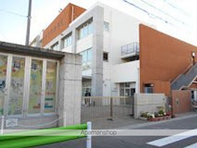 小学校　京西小学校（小学校）まで407m