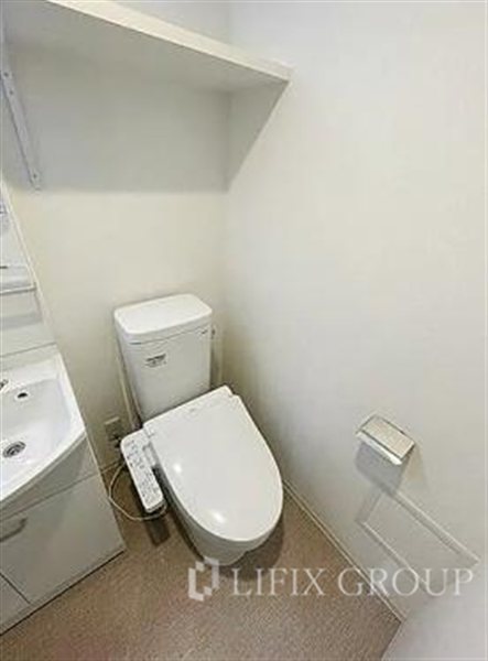 相鉄本線 西横浜駅 徒歩6分 10階建 築4年のトイレ写真