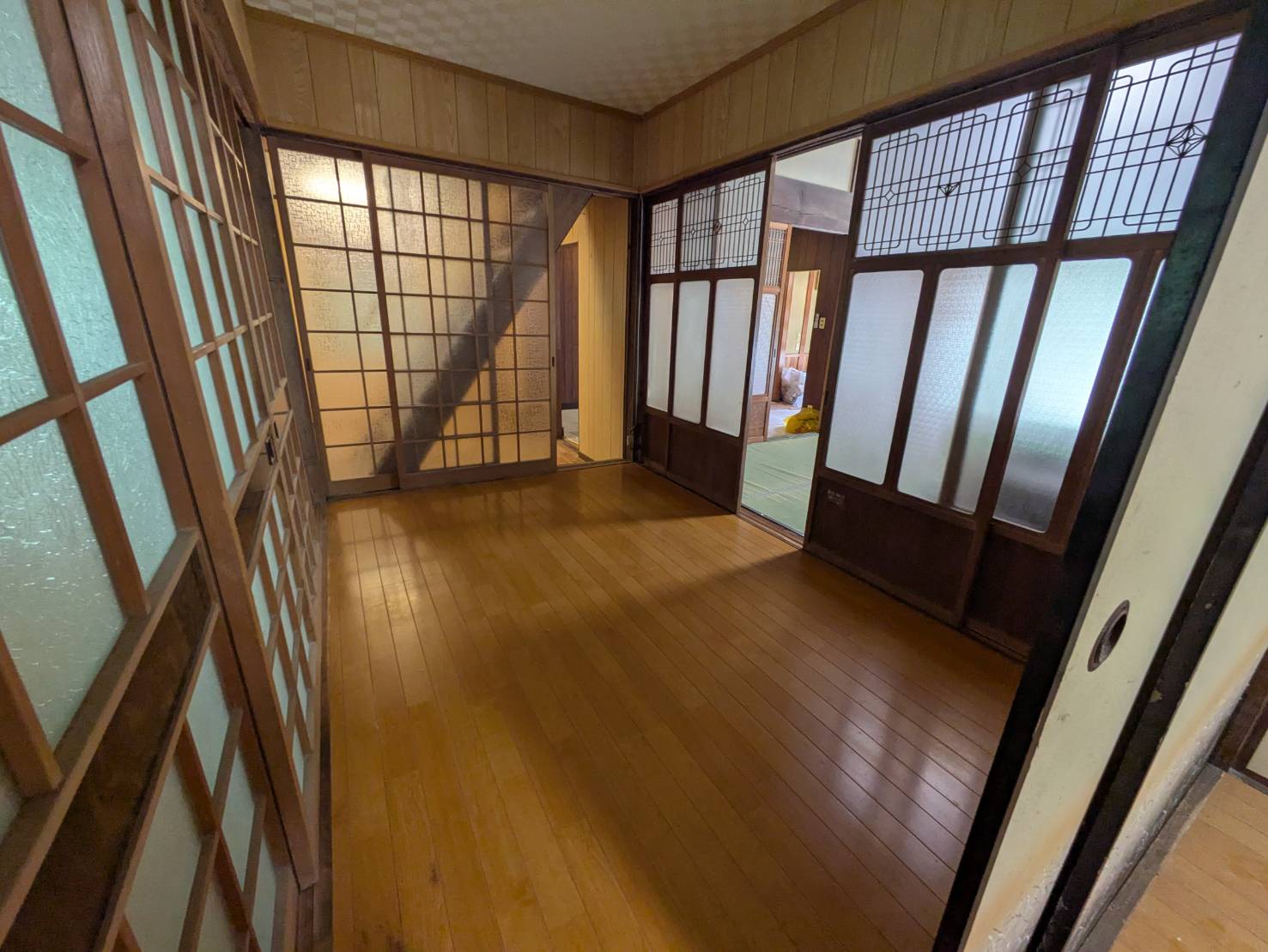 ＪＲ山陽本線 和気駅 徒歩45分 2階建 築48年の居間写真