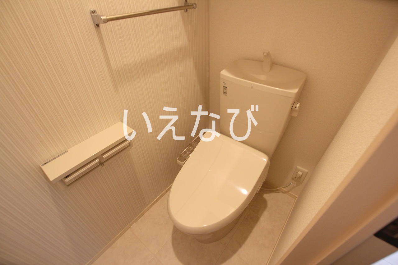 ＪＲ山陽本線 庭瀬駅 徒歩20分 3階建 築7年のトイレ写真