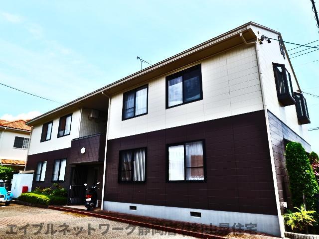 建物外観　落ち着いた雰囲気の外観です