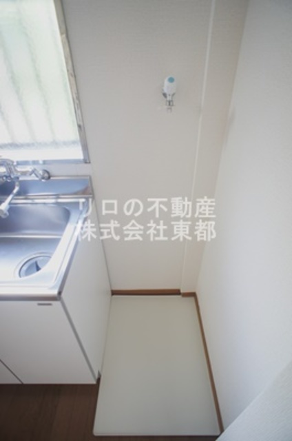 その他　洗濯機置き場は室内にあるので雨に濡れる心配はありません。